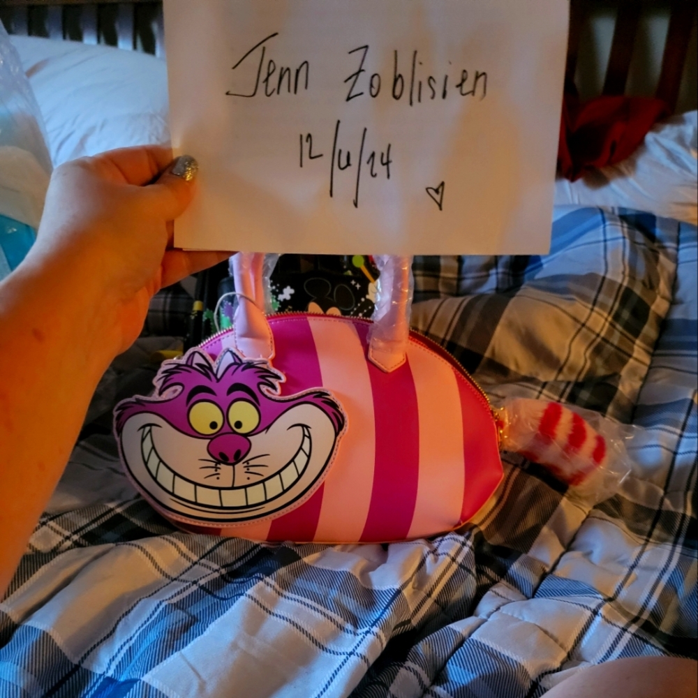 Loungefly cheshire cat bag